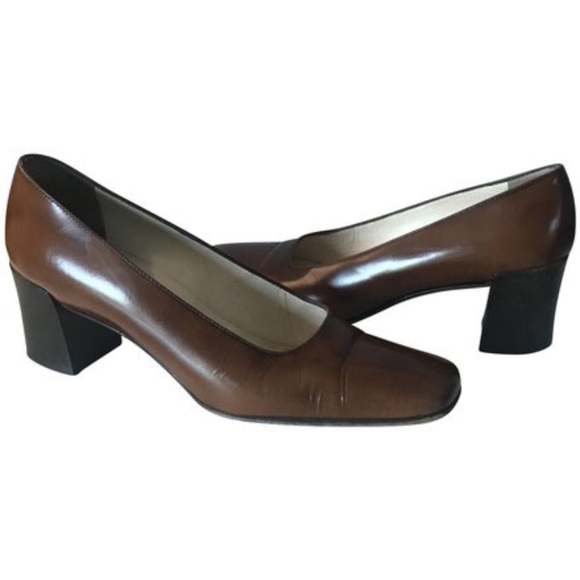 square toe block heel pumps